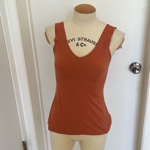 Knix Evolution Tank in Terracotta - Picture 4 of 7